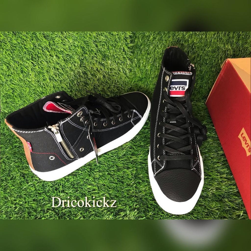 Men’s Levi’s Sneakers